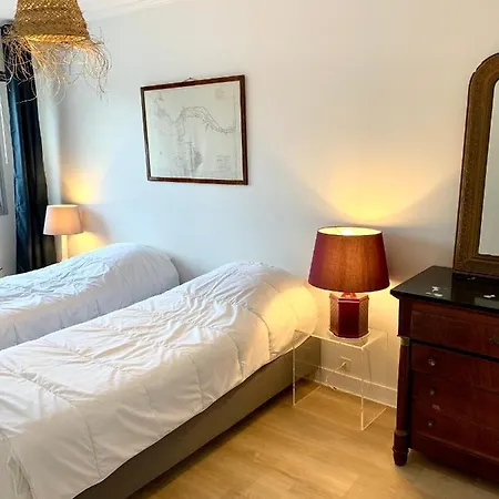 - Vue Mer Sur La Plage Apartment *