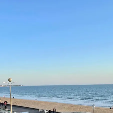 - Vue Mer Sur La Plage Apartment *